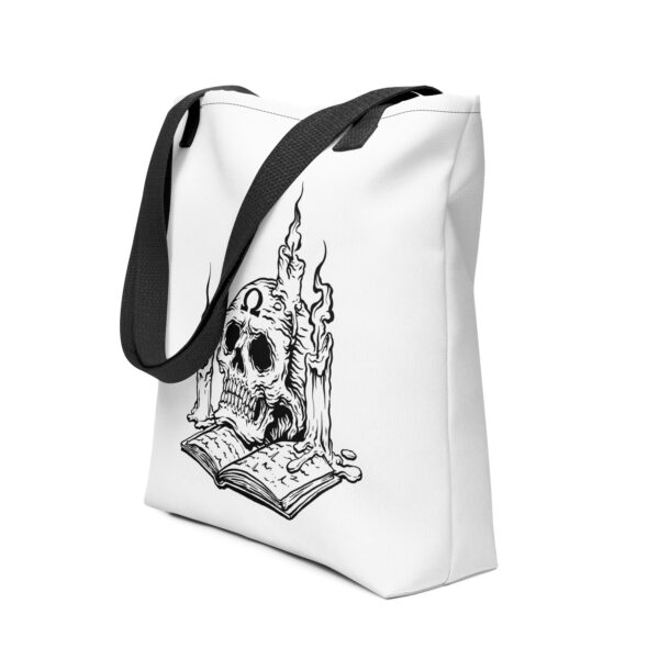 Skull with the grimoire bag